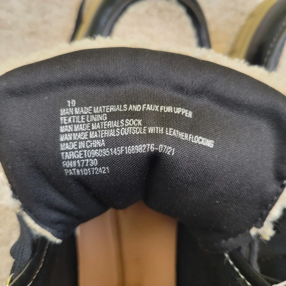 NWT Womens Universal Thread Kimber Sherpa Tongue Boots BLACK Size 10 Memory Foam